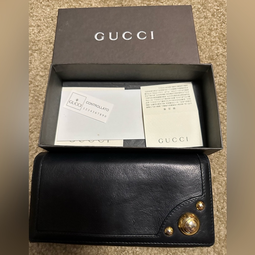 Gucci black vintage long wallet